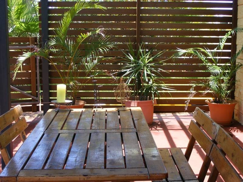 8 Bisdee St, Coral Cove QLD 4670