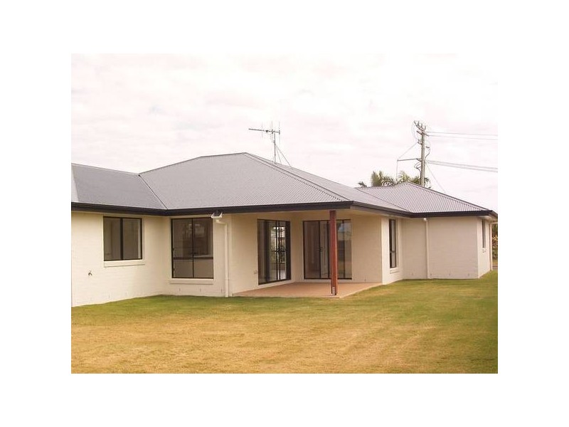 7 Cove Street, Burnett Heads QLD 4670