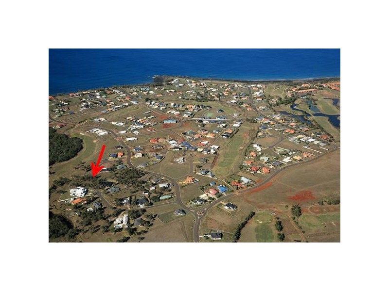 9 Betty Cl, Coral Cove QLD 4670