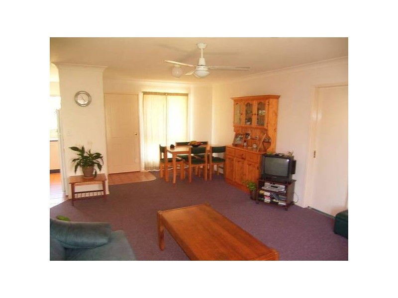 4 Settlers Crt, Bargara QLD 4670