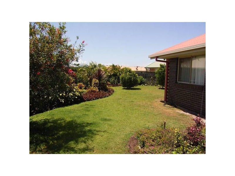 4 Settlers Crt, Bargara QLD 4670