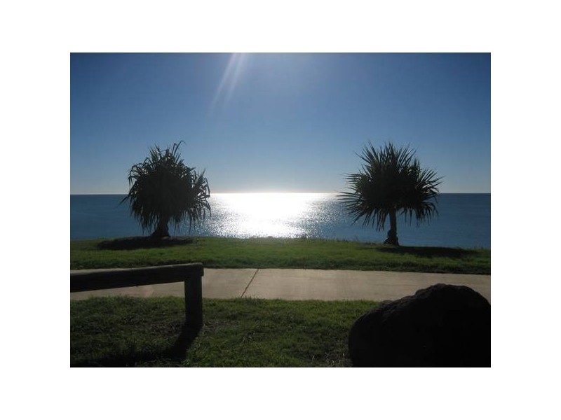 3 Raewood Close, Coral Cove QLD 4670