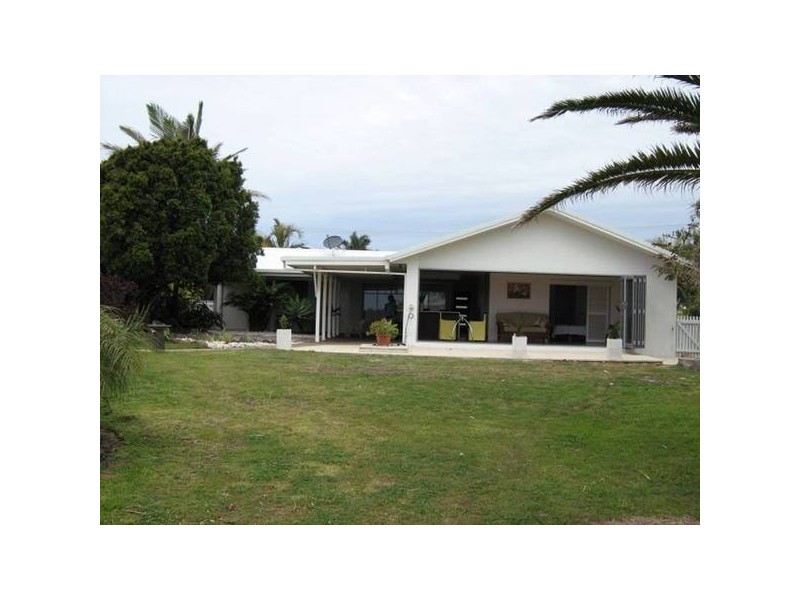 11 Palm St, Innes Park QLD 4670