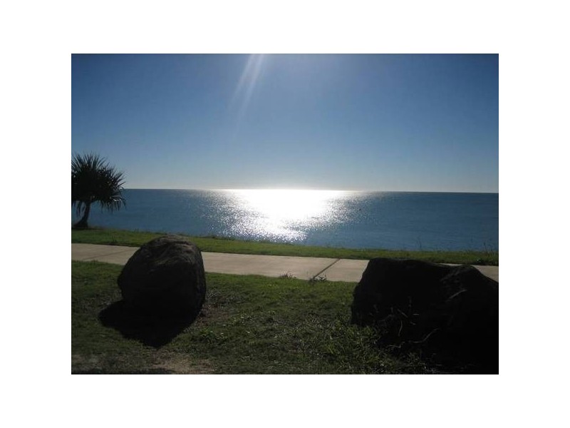 27 Coral Cove Dr, Coral Cove QLD 4670