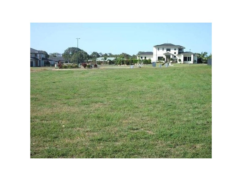 27 Coral Cove Dr, Coral Cove QLD 4670