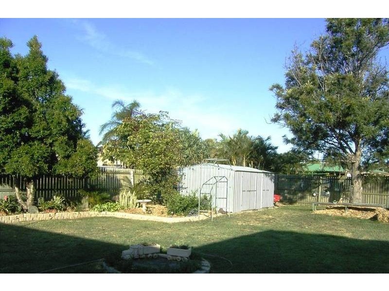 4 Pandanus Cr, Innes Park QLD 4670