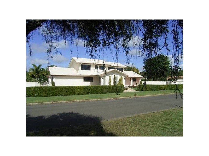 40 Avenell St, Avenell Heights QLD 4670
