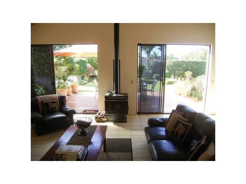 40 Avenell St, Avenell Heights QLD 4670