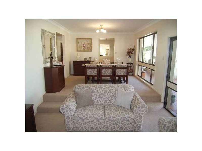 40 Avenell St, Avenell Heights QLD 4670