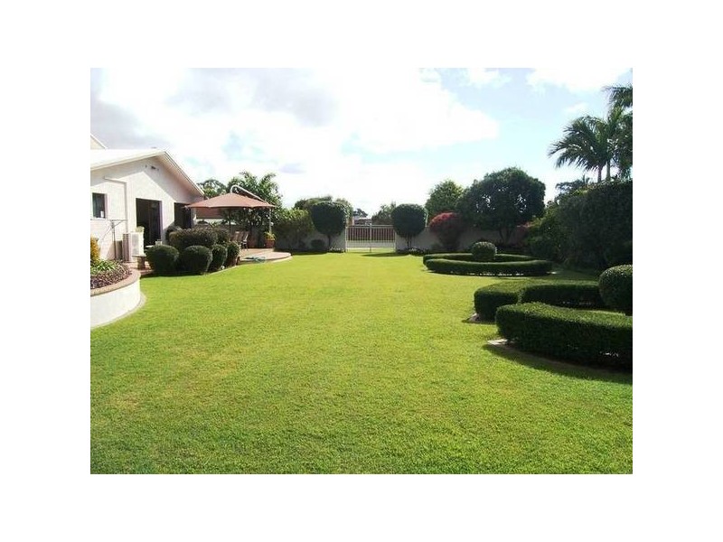 40 Avenell St, Avenell Heights QLD 4670