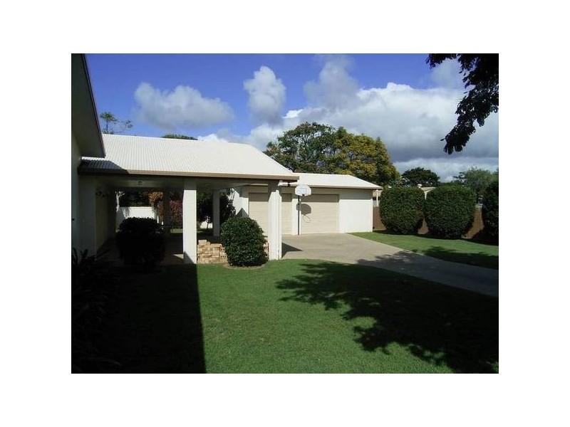 40 Avenell St, Avenell Heights QLD 4670