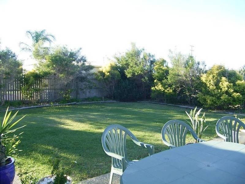 14 Marian St, Coral Cove QLD 4670