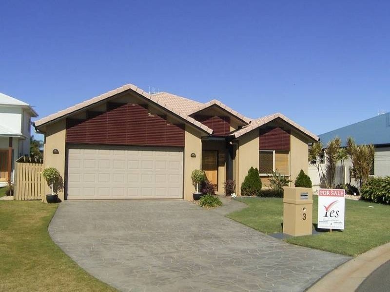 3 Robert John Cct, Coral Cove QLD 4670