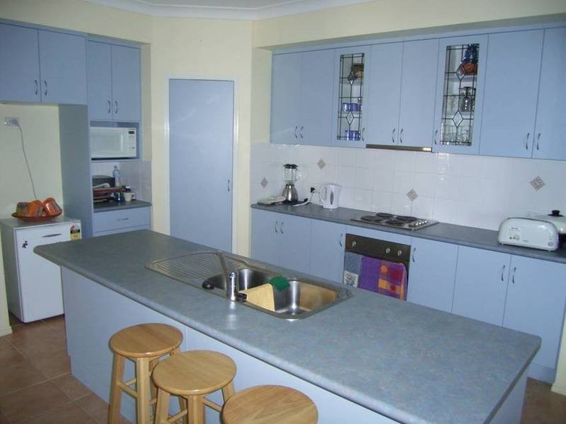 3 Robert John Cct, Coral Cove QLD 4670