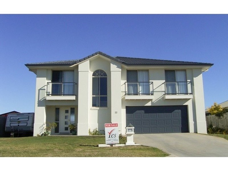 22 Toppers Dr, Coral Cove QLD 4670