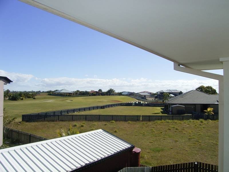 22 Toppers Dr, Coral Cove QLD 4670