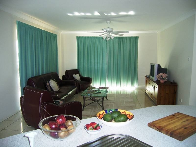22 Toppers Dr, Coral Cove QLD 4670