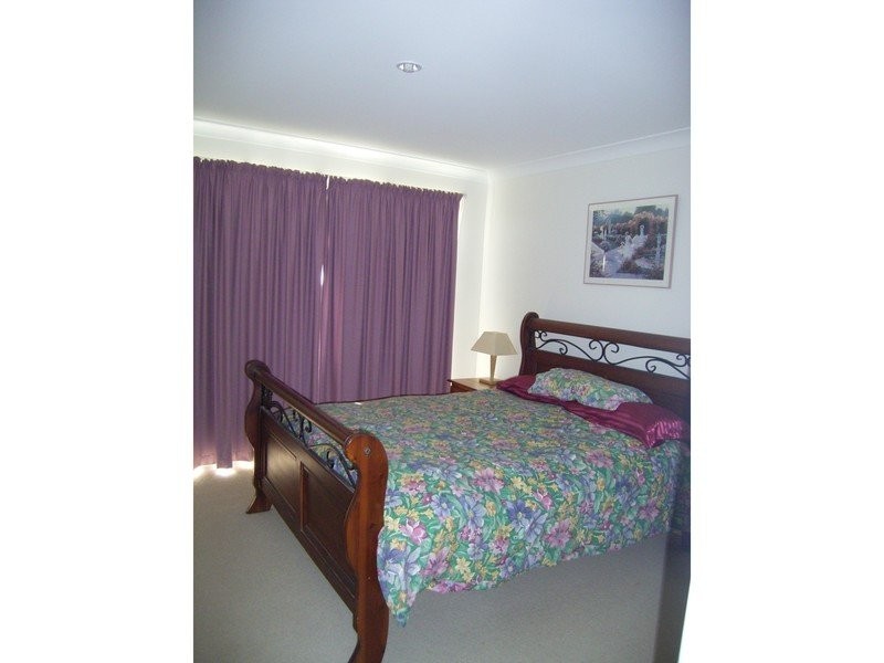 22 Toppers Dr, Coral Cove QLD 4670
