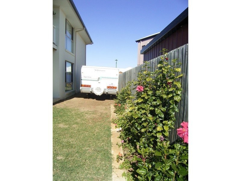 22 Toppers Dr, Coral Cove QLD 4670