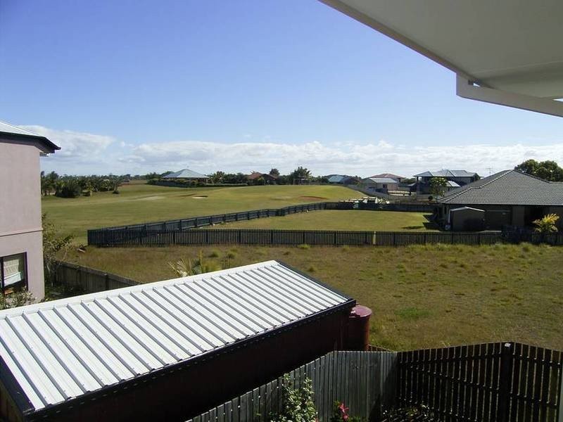 22 Toppers Dr, Coral Cove QLD 4670