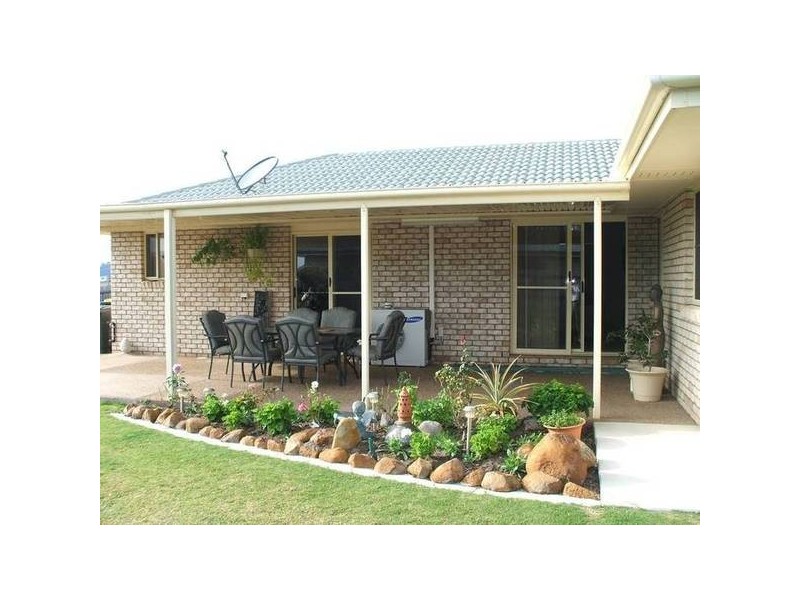 6 Landsborough St, Bargara QLD 4670