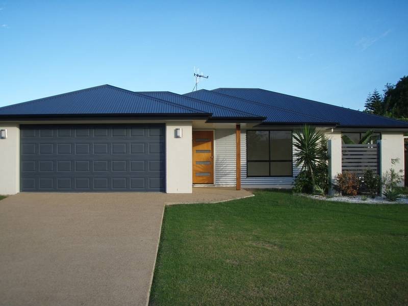 7 Cove Street, Burnett Heads QLD 4670