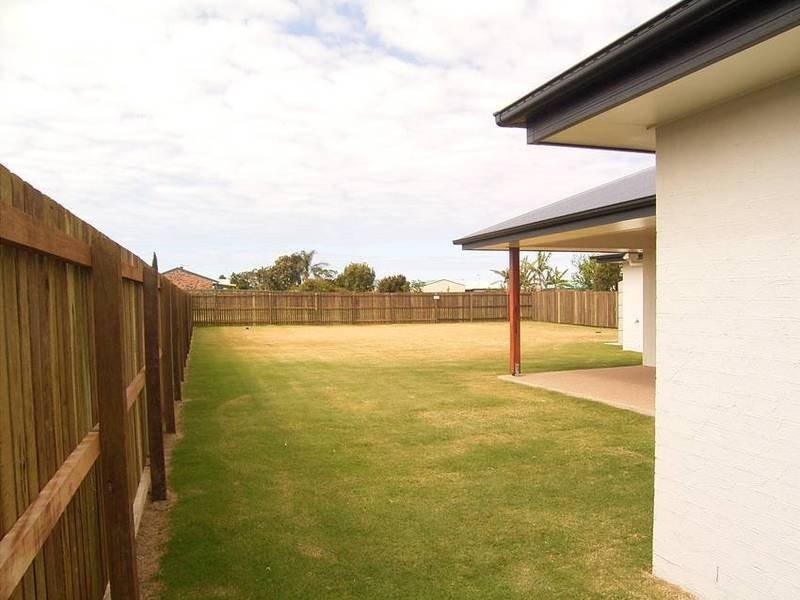 7 Cove Street, Burnett Heads QLD 4670