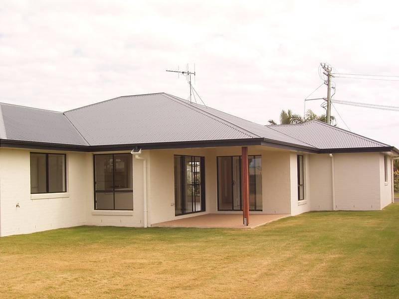 7 Cove Street, Burnett Heads QLD 4670