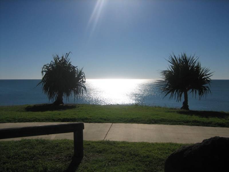 1 Pebble Beach Dr, Coral Cove QLD 4670