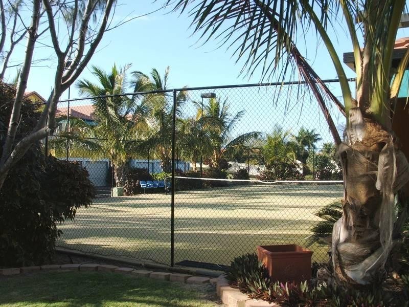 1 Pebble Beach Dr, Coral Cove QLD 4670