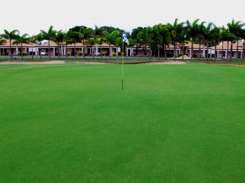 1 Pebble Beach Dr, Coral Cove QLD 4670
