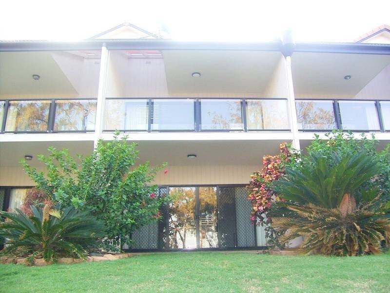 1 Pebble Beach Dr, Coral Cove QLD 4670