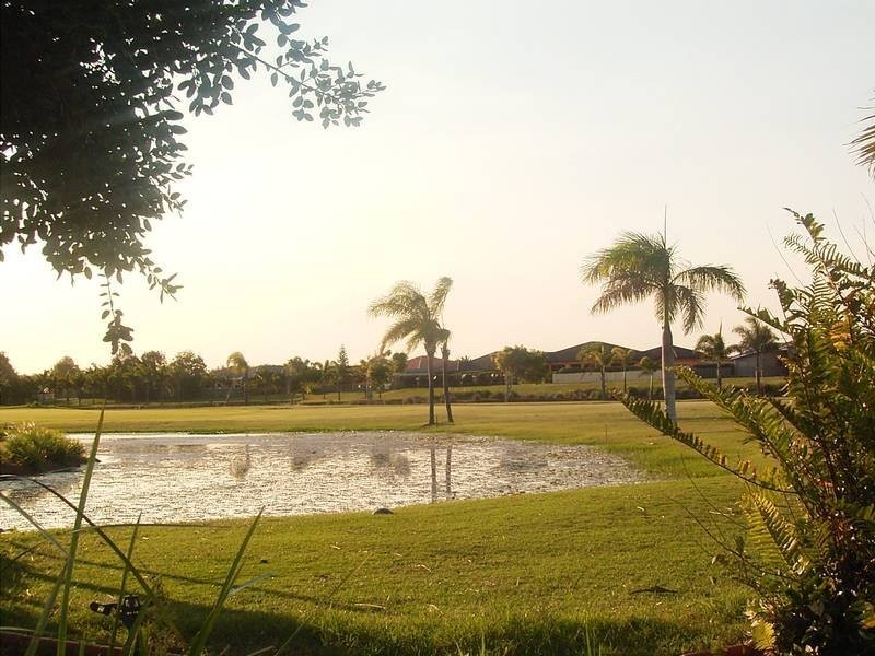 1 Pebble Beach Dr, Coral Cove QLD 4670