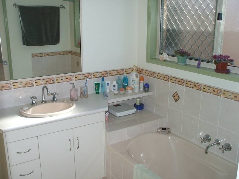 66 Innes Park Rd, Innes Park QLD 4670