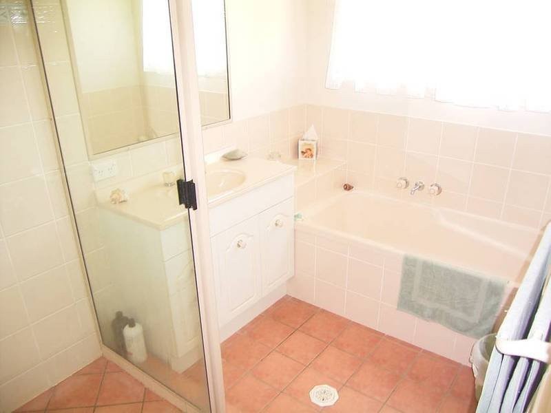 4 Settlers Crt, Bargara QLD 4670