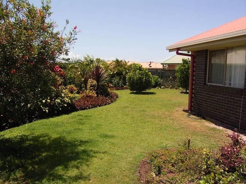 4 Settlers Crt, Bargara QLD 4670