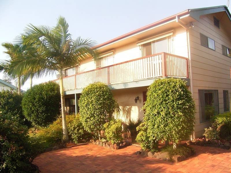 10 Tanner Street, Bargara QLD 4670