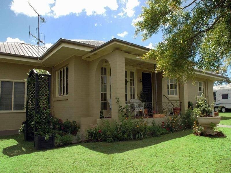 1 Wainwright Street, Svensson Heights QLD 4670