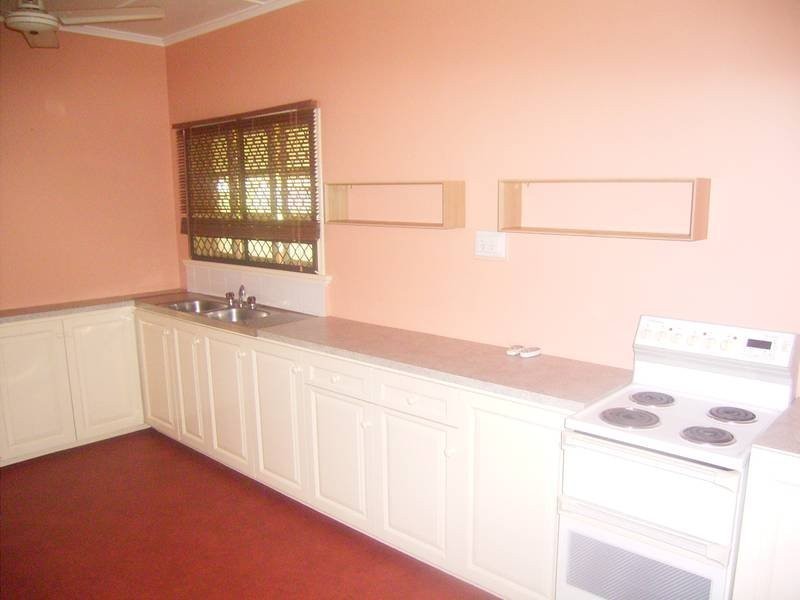 1 Wainwright Street, Svensson Heights QLD 4670