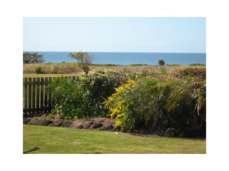 11 Palm St, Innes Park QLD 4670