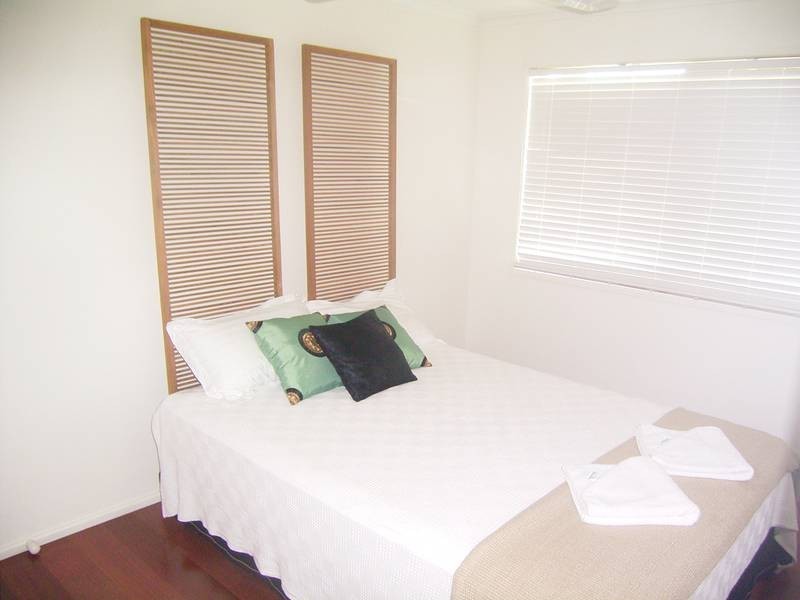 11 Palm St, Innes Park QLD 4670