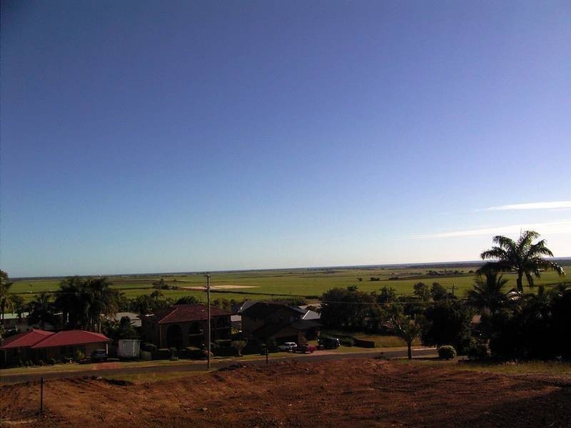13 Bayview Terrace, Qunaba QLD 4670