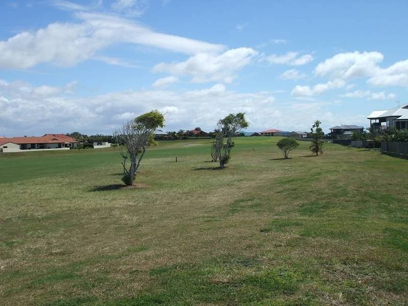 19 Belmonte Drive, Coral Cove QLD 4670