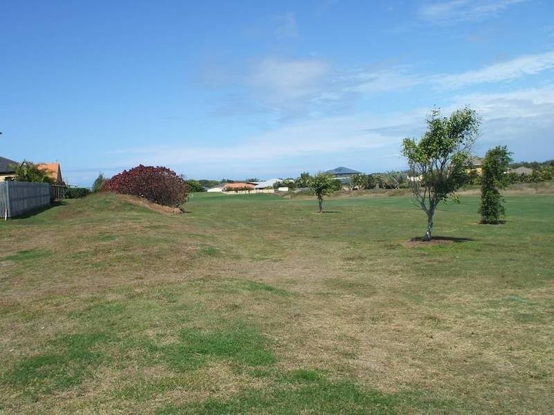 19 Belmonte Drive, Coral Cove QLD 4670