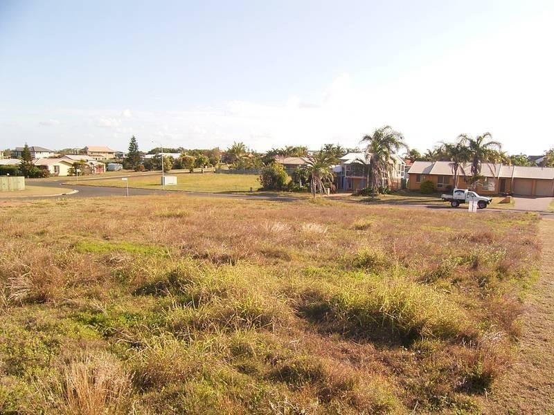 18 Mokera Street, Coral Cove QLD 4670