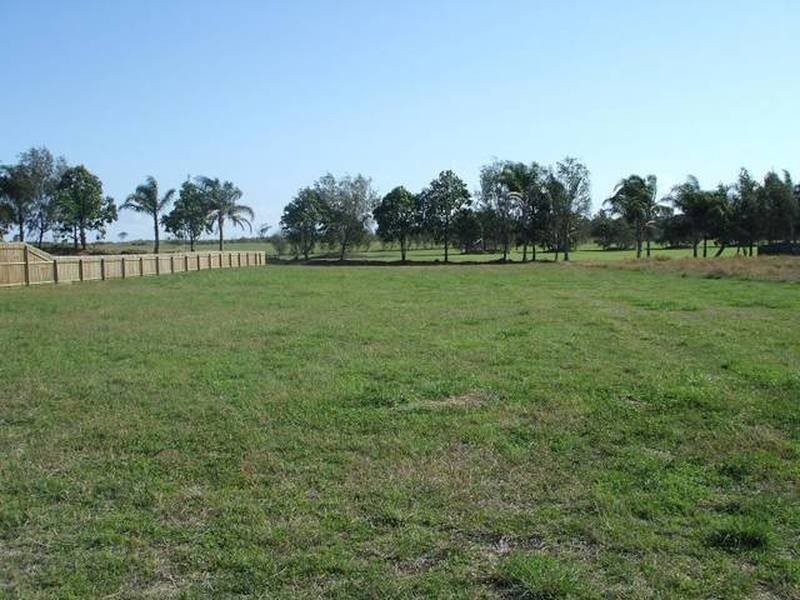 27 Coral Cove Drive, Coral Cove QLD 4670