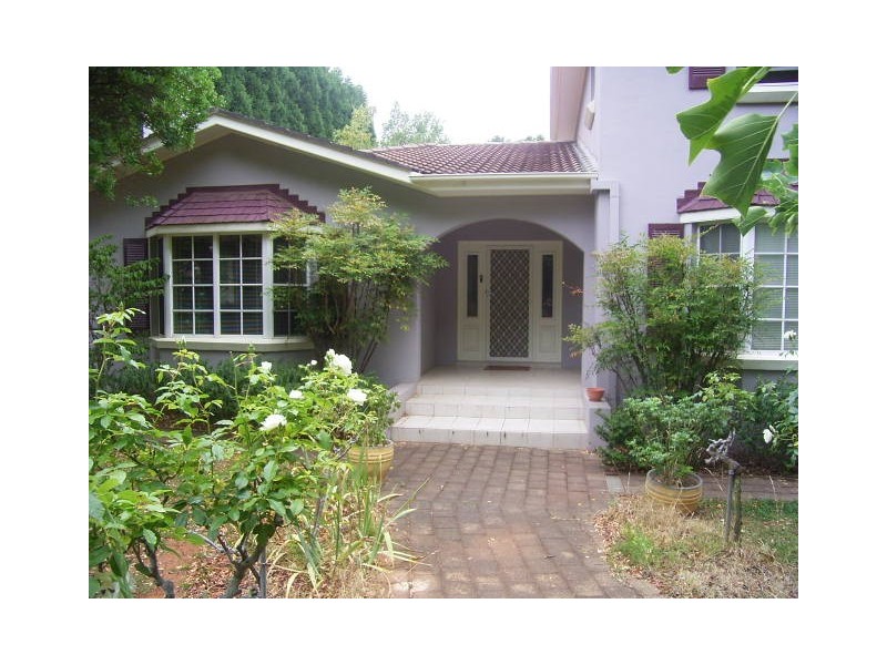 1 Hurlingham Avenue, Burradoo NSW 2576