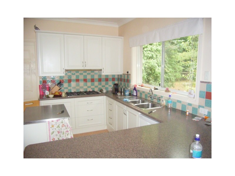 1 Hurlingham Avenue, Burradoo NSW 2576