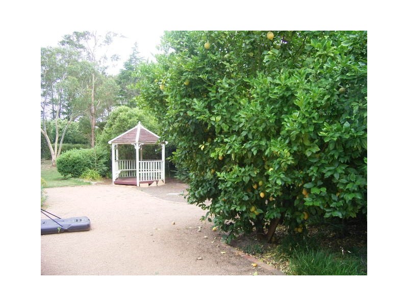 1 Hurlingham Avenue, Burradoo NSW 2576