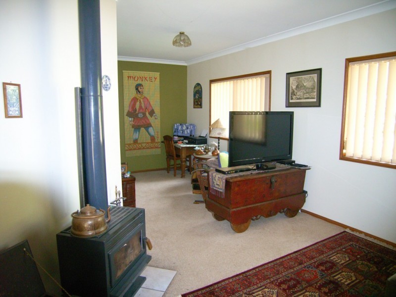 28 DRAPERS RD, Colo Vale NSW 2575